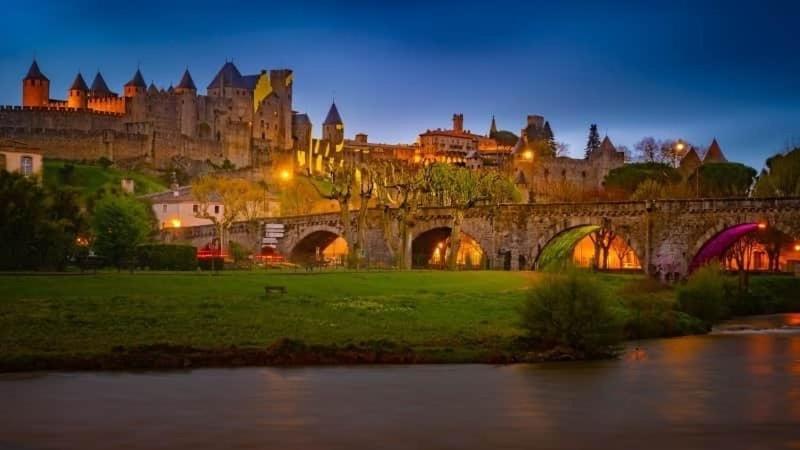 Bel Appartement Avec Cour Au Coeur De La Bastide Carcassonne Luaran gambar