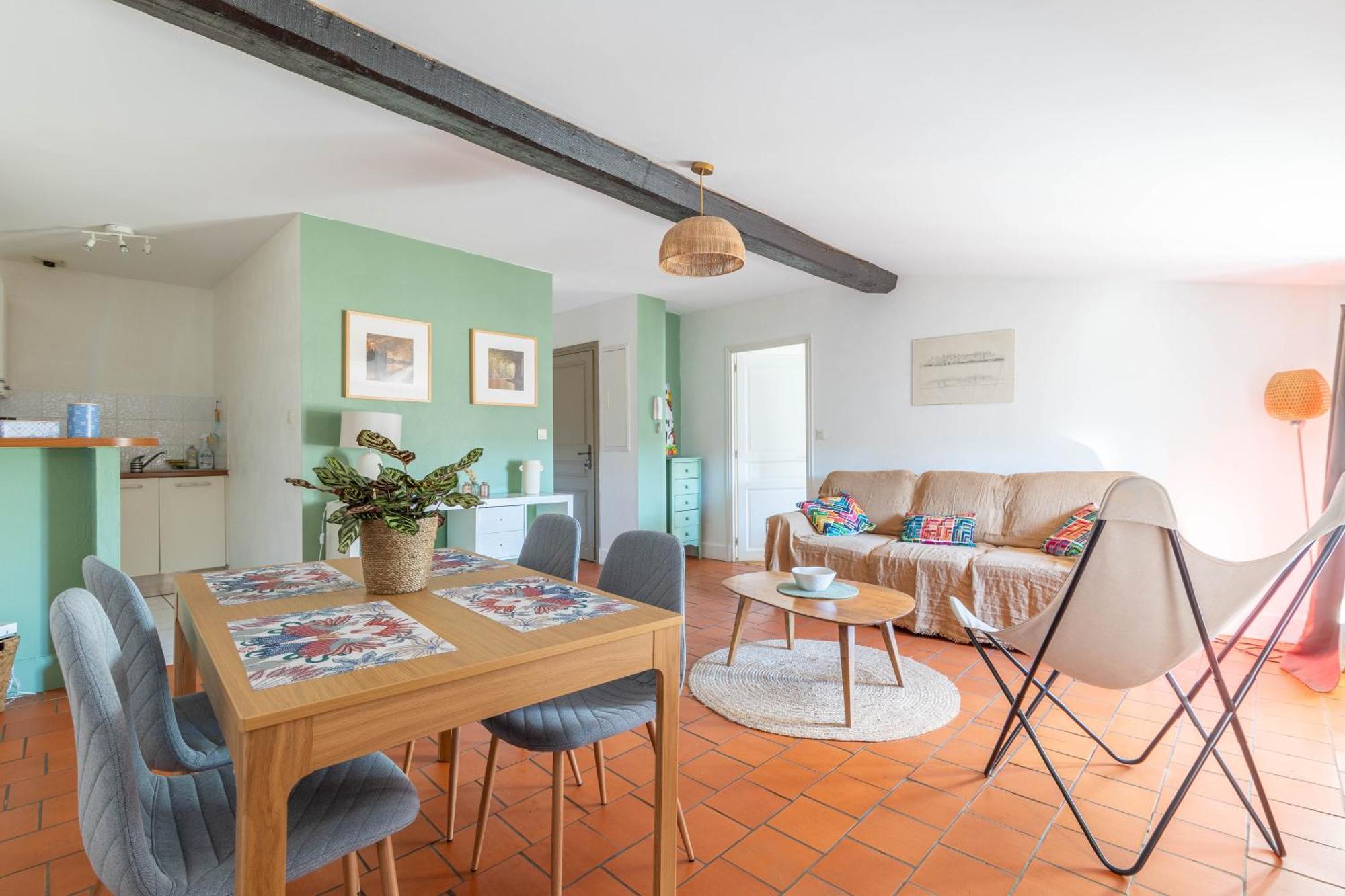 Bel Appartement Avec Cour Au Coeur De La Bastide Carcassonne Luaran gambar