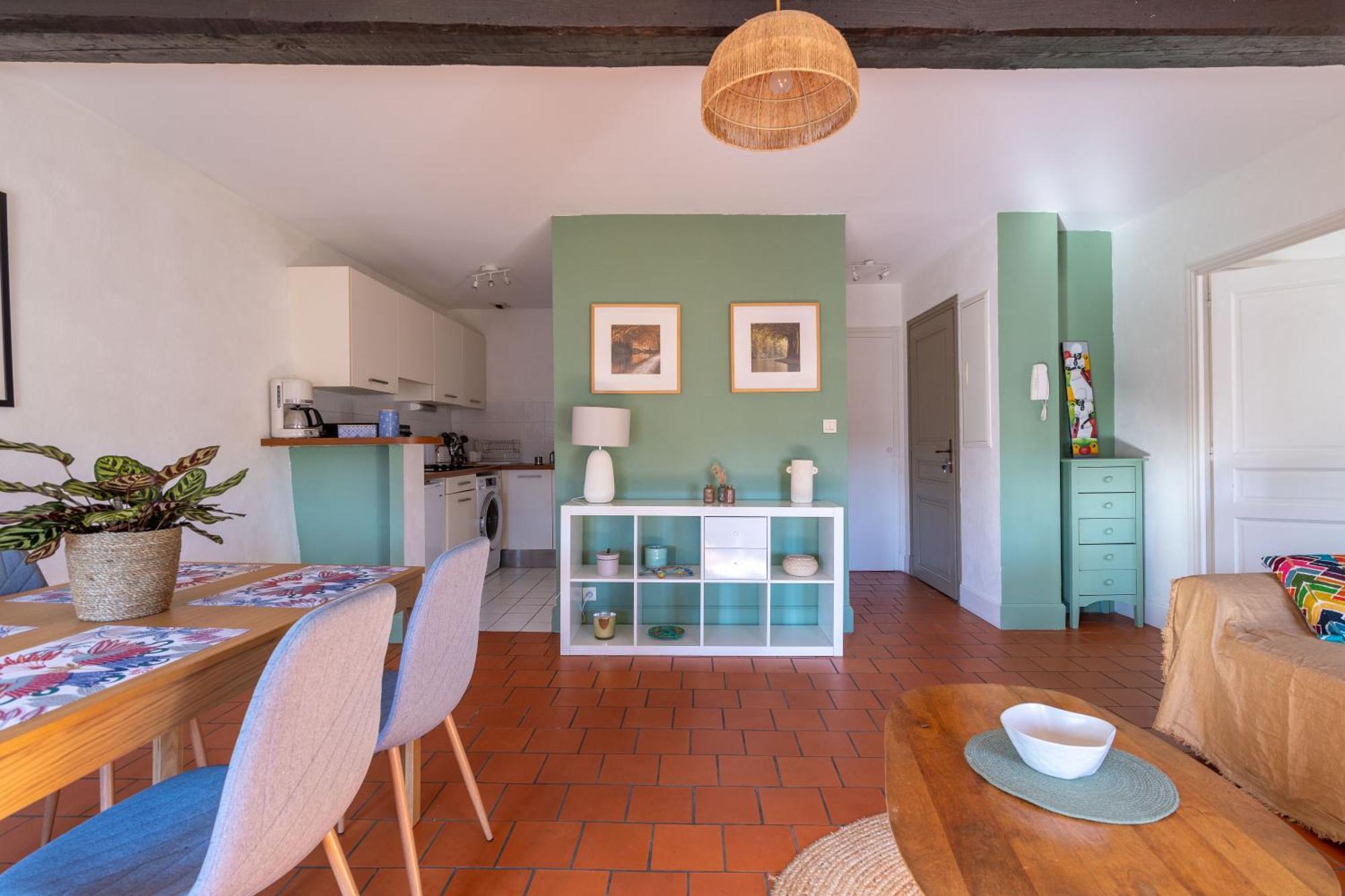 Bel Appartement Avec Cour Au Coeur De La Bastide Carcassonne Luaran gambar